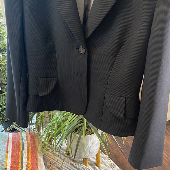 TAHARI BLACK BLAZER SiZE 8P - Picture 6 of 14